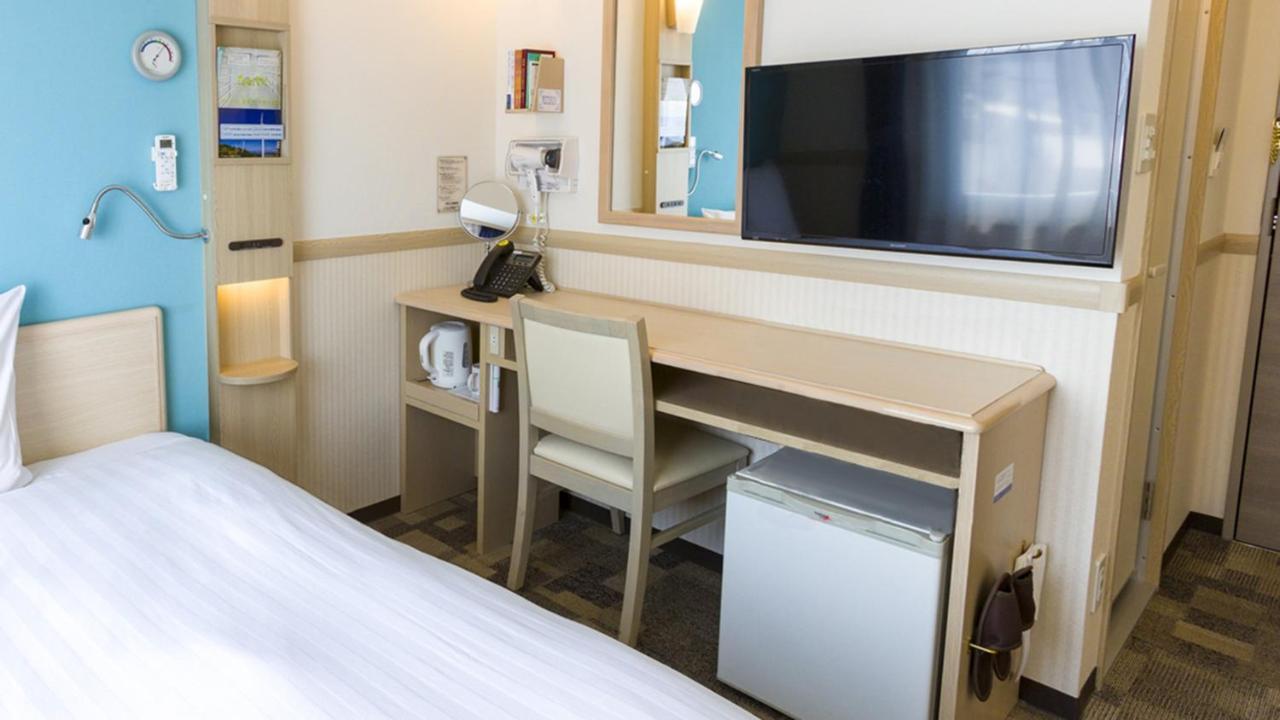 Toyoko Inn Shin-Aomori-Eki Higashi-Guchi Exterior foto